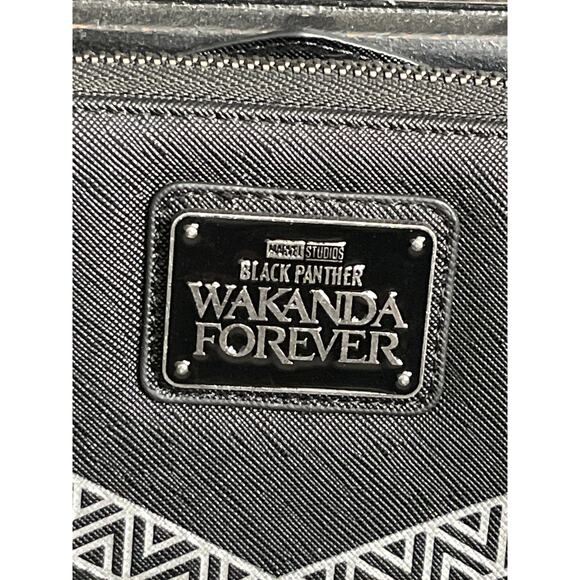 Marvel Studios Loungefly Wakanda  Forever Zip Wallet NWT - Picture 3 of 5